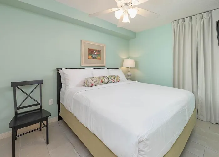 Hotel Phoenix Suites 201 *