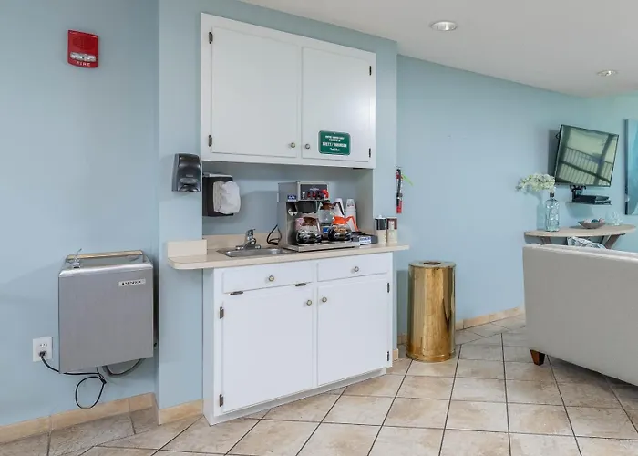 Phoenix Suites 201
